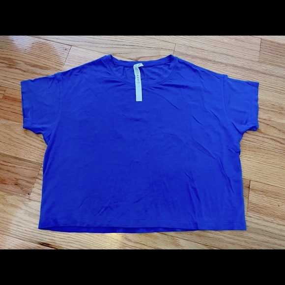 BLUE Lululemon Cates T-Shirt - Picture 2 of 5